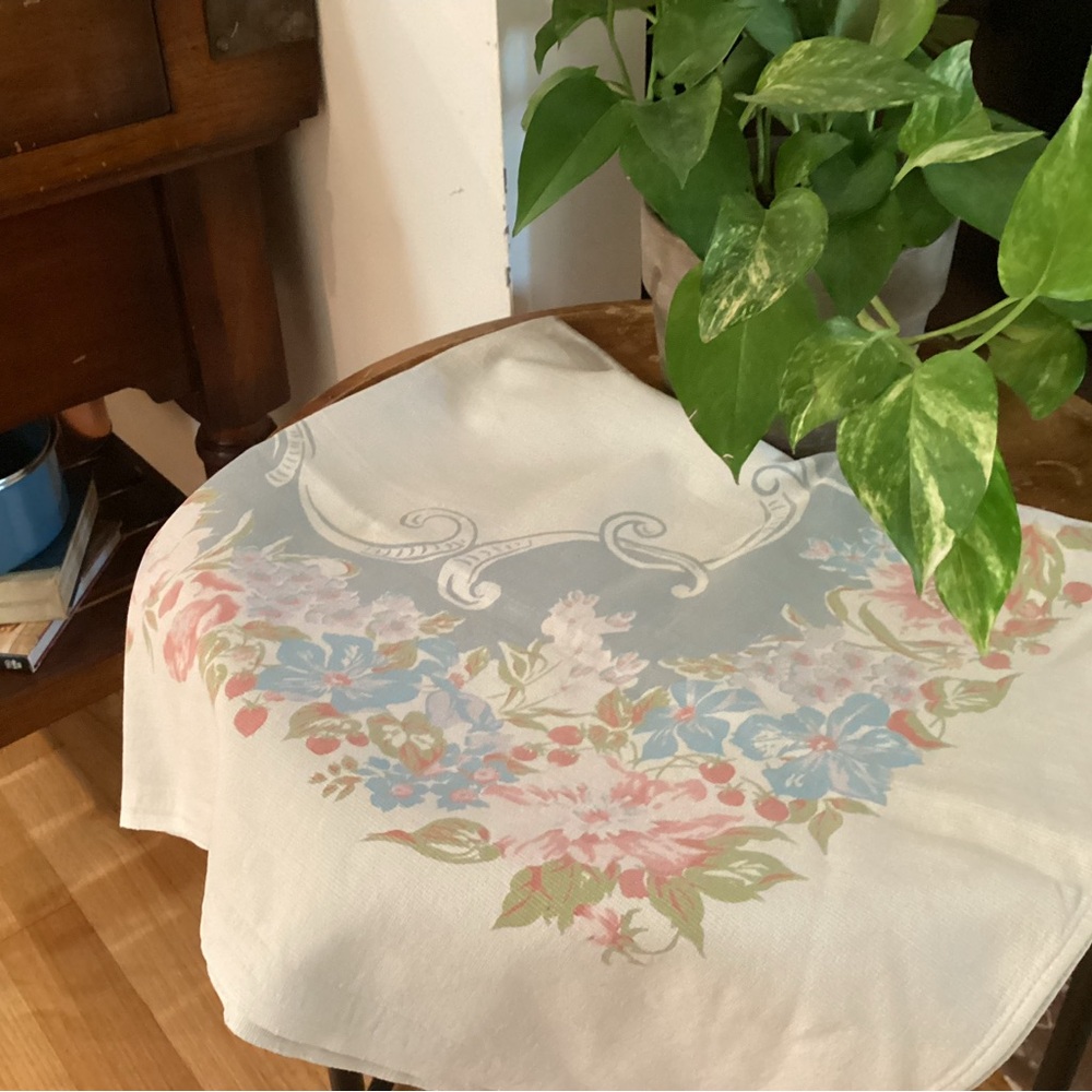 Vintage 1940’s 100% Linen Tablecloth